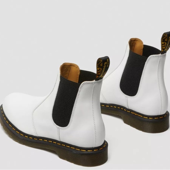 Dr. Martens White Smooth Leather Chelsea Boots unisex ladies size 9 Men 8 NWOB - Picture 3 of 11